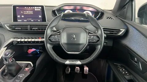 PEUGEOT 3008 1.5 BlueHDi GT Line Premium