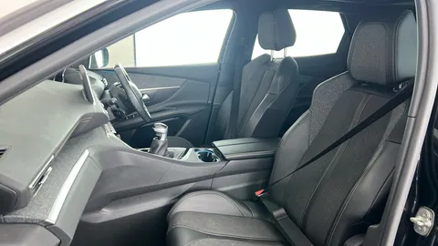 PEUGEOT 3008 1.5 BlueHDi GT Line Premium