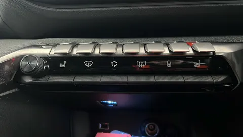 PEUGEOT 3008 1.5 BlueHDi GT Line Premium