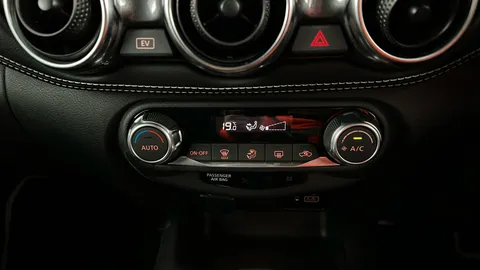 Nissan Juke 1.6 Hybrid N-Connecta Auto