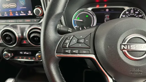 Nissan Juke 1.6 Hybrid N-Connecta Auto