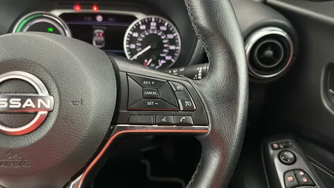 Nissan Juke 1.6 Hybrid N-Connecta Auto