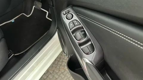 Nissan Juke 1.6 Hybrid N-Connecta Auto