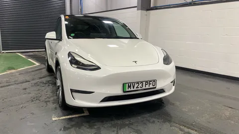 Tesla                     Model Y Long Range AWD 5dr Auto