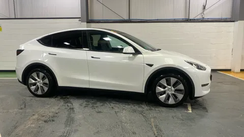 Tesla                     Model Y Long Range AWD 5dr Auto