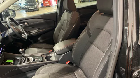 Nissan Qashqai 1.3 DiG-T MH N-Connecta 5dr