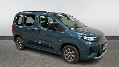 VAUXHALL COMBO LIFE 100kW Ultimate 52kWh Auto