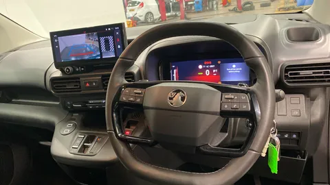 VAUXHALL COMBO LIFE 100kW Ultimate 52kWh Auto