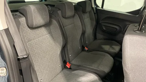 VAUXHALL COMBO LIFE 100kW Ultimate 52kWh Auto