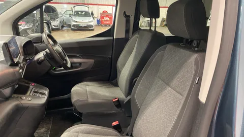 VAUXHALL COMBO LIFE 100kW Ultimate 52kWh Auto