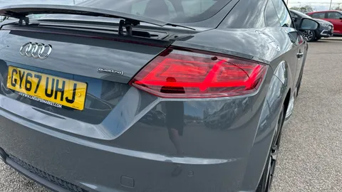 AUDI TT 2.0T FSI Quattro Black Edition S Tronic