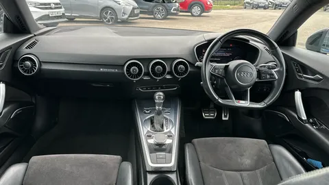 AUDI TT 2.0T FSI Quattro Black Edition S Tronic