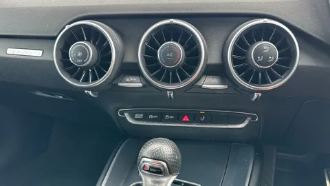 AUDI TT 2.0T FSI Quattro Black Edition S Tronic