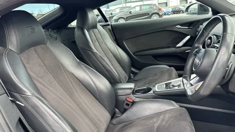 AUDI TT 2.0T FSI Quattro Black Edition S Tronic