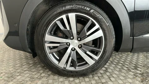 PEUGEOT 3008 1.6 Hybrid 225 Allure Premium e-EAT8