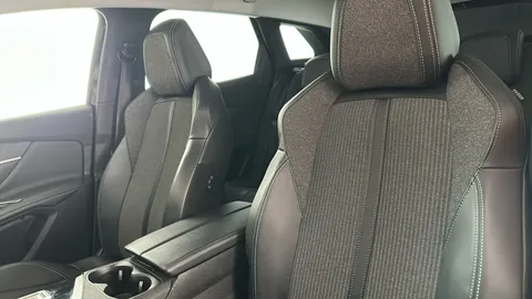 PEUGEOT 3008 1.6 Hybrid 225 Allure Premium e-EAT8