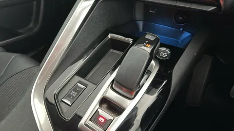 PEUGEOT 3008 1.6 Hybrid 225 Allure Premium e-EAT8