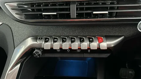 PEUGEOT 3008 1.6 Hybrid 225 Allure Premium e-EAT8