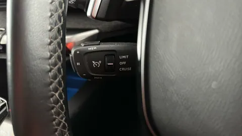 PEUGEOT 3008 1.6 Hybrid 225 Allure Premium e-EAT8