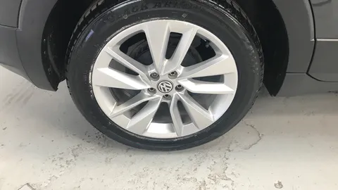 VOLKSWAGEN T-CROSS 1.0 TSI SE