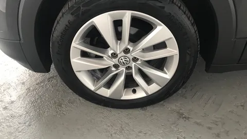 VOLKSWAGEN T-CROSS 1.0 TSI SE