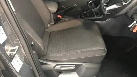 VOLKSWAGEN T-CROSS 1.0 TSI SE