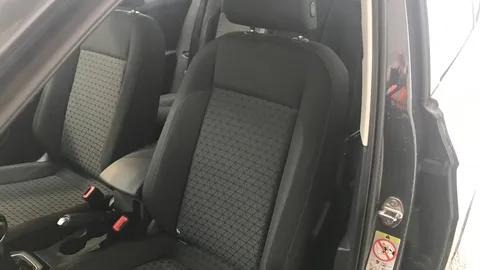 VOLKSWAGEN T-CROSS 1.0 TSI SE