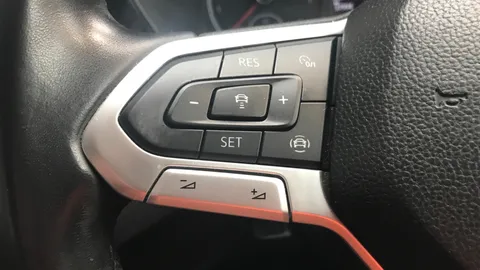 VOLKSWAGEN T-CROSS 1.0 TSI SE