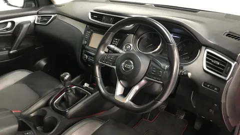 NISSAN QASHQAI 1.2 DiG-T Tekna