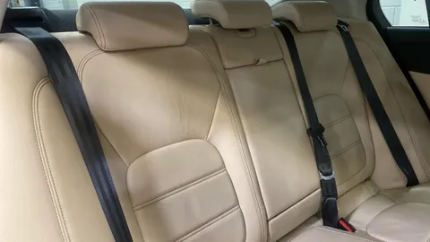 JAGUAR XE 2.0 Ingenium Prestige Auto