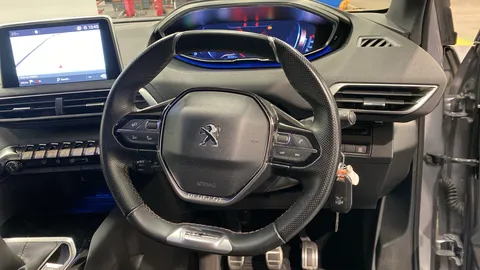 PEUGEOT 5008 1.5 BlueHDi GT Line