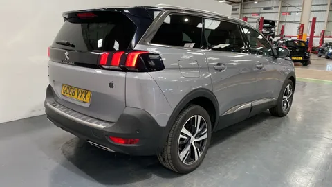 PEUGEOT 5008 1.5 BlueHDi GT Line