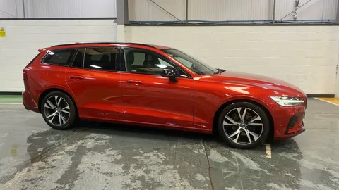 VOLVO V60 2.0 B3P R DESIGN Auto [7 speed]