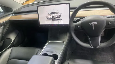 TESLA MODEL 3 RWD Auto