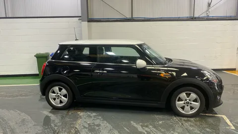 MINI HATCHBACK 1.5 Cooper