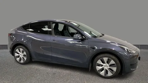 TESLA MODEL Y RWD Auto