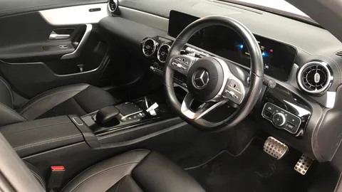 MERCEDES-BENZ CLA CLA 200 AMG Line Tip Auto