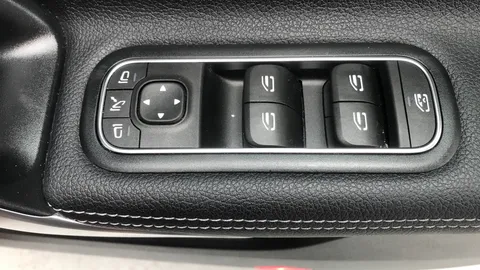 MERCEDES-BENZ CLA CLA 200 AMG Line Tip Auto