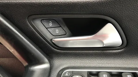 MERCEDES-BENZ CLA CLA 200 AMG Line Tip Auto