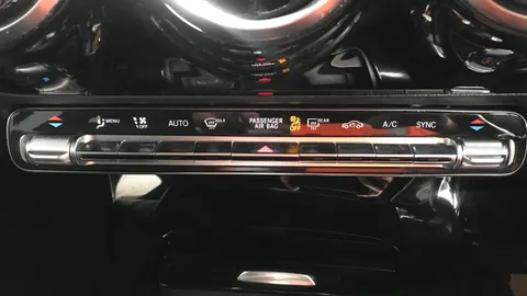 MERCEDES-BENZ CLA CLA 200 AMG Line Tip Auto