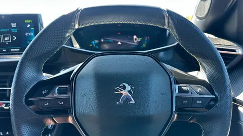 PEUGEOT 2008 100kW GT 50kWh Auto