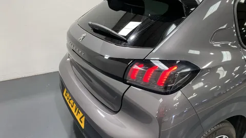 PEUGEOT 208 1.2 PureTech 130 Allure Premium + EAT8