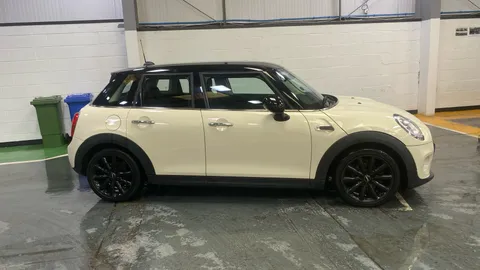 MINI HATCHBACK 1.5 Cooper