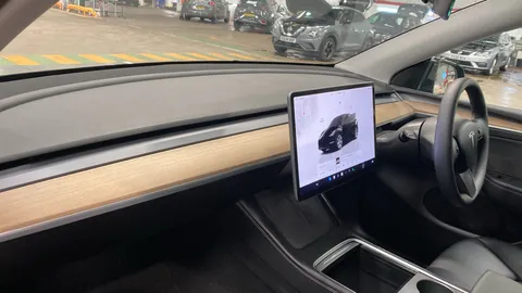 TESLA MODEL Y RWD Auto