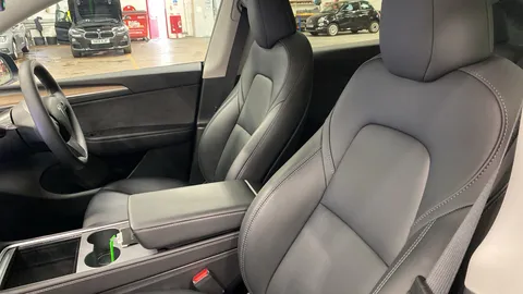 TESLA MODEL Y RWD Auto