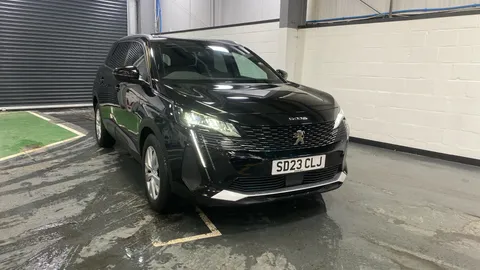 PEUGEOT 5008 1.5 BlueHDi Allure Premium+ EAT8