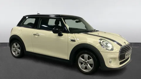 MINI HATCHBACK 1.5 Cooper Classic II [Comfort/Nav Pack]