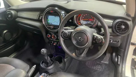 MINI HATCHBACK 1.5 Cooper Classic II [Comfort/Nav Pack]