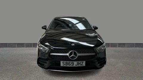 MERCEDES-BENZ A CLASS A180 AMG Line Executive