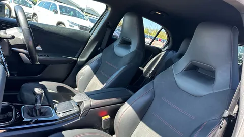 MERCEDES-BENZ A CLASS A180 AMG Line Executive